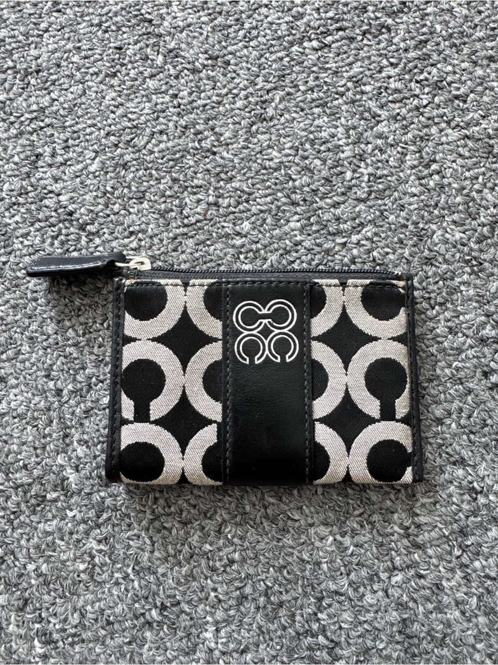 Vintage Coach Op Art Card/Coin Wallet in black and white jacquard fabric